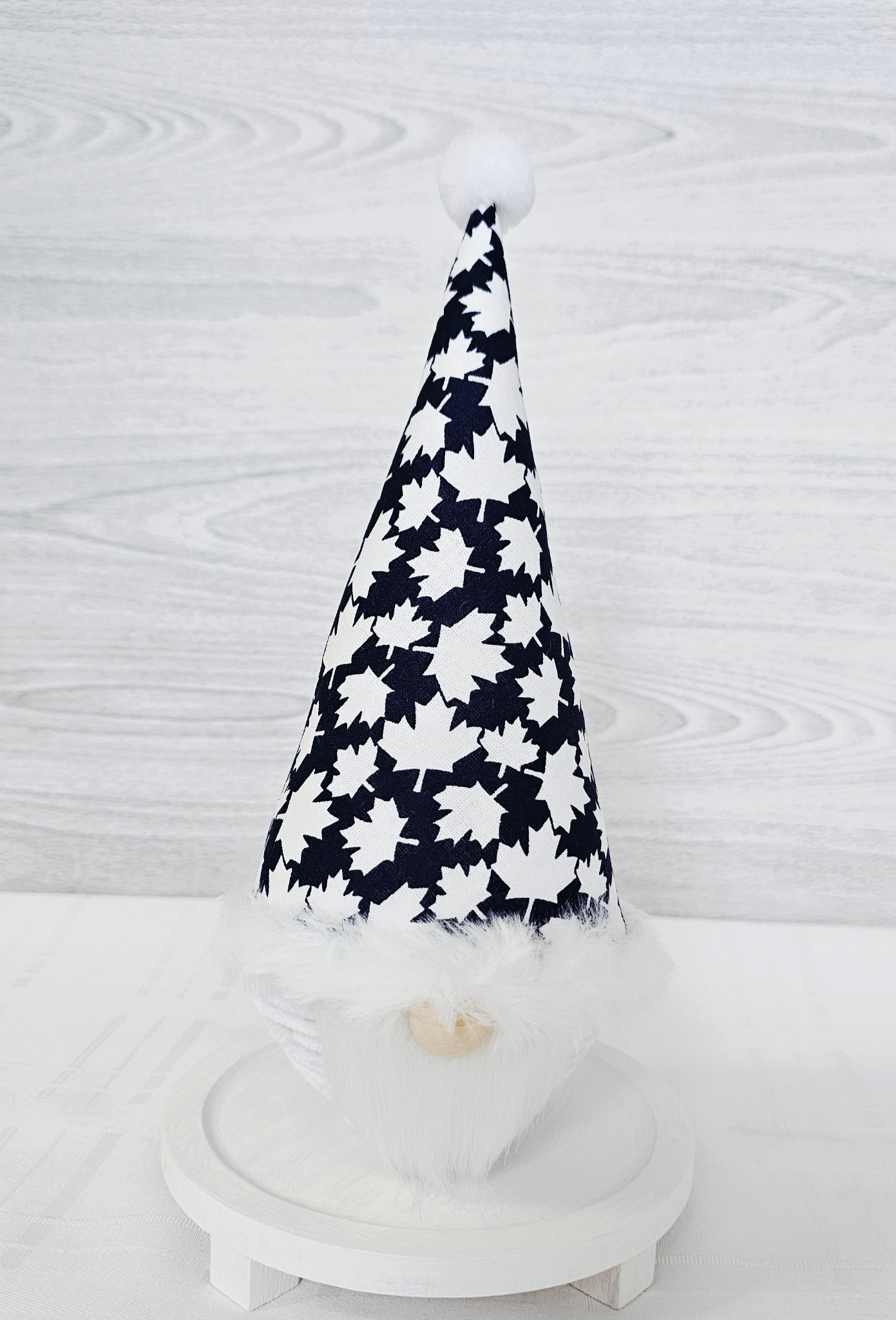Canada Maple Leaf Gnome Black